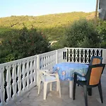 Apartamento By The Sea Milna, - 8913 *