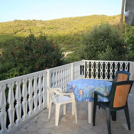Apartamento By The Sea Milna, - 8913 *