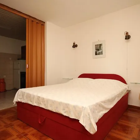 Apartamento By The Sea Milna, - 8913 *